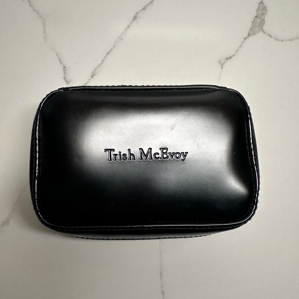 Trish McEvoy Brush Set with Black Case and Pink Pouch - Picture 3 of 6